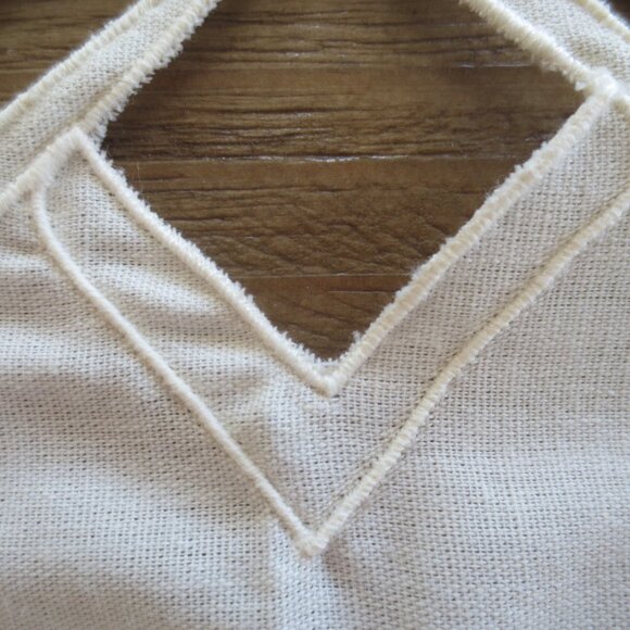 Large Formal Wilton Court Bone Art Deco Style Tablecloth 68" x 104" - Picture 8 of 8